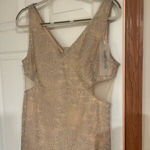 Homecoming alert! 🧡🧡Absolutely gorgeous gold dress! 💎🥂